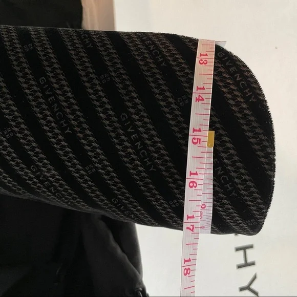 Givenchy Velvet Chain Logo GV3 Boot 95MM SZ 38.5 8.5 black leather pointed toe - Picture 12 of 13